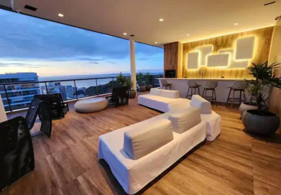 Apartamento Apto N906 Vista Mar Farol Da Barra Salvador