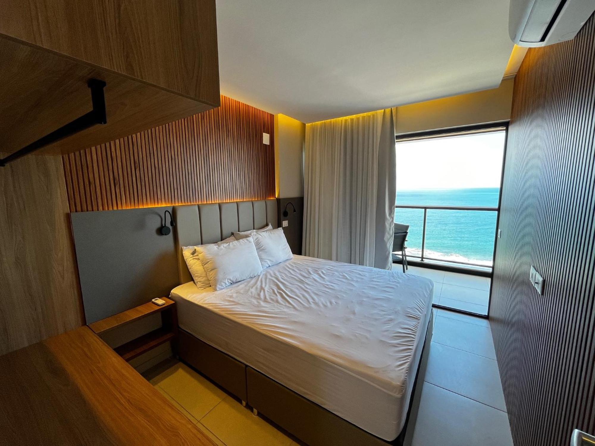Apartamento Apto N906 Vista Mar Farol Da Barra *